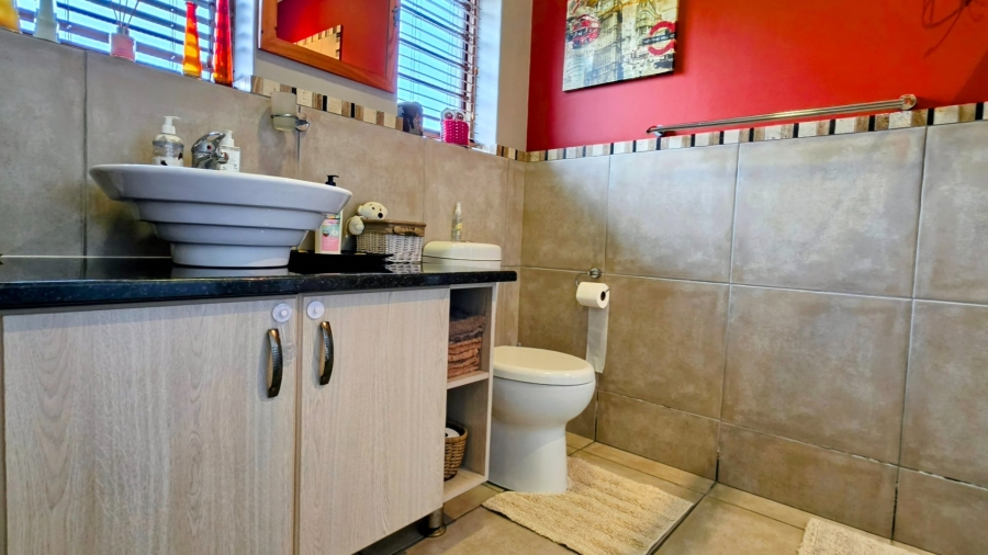3 Bedroom Property for Sale in Brenton On Lake Western Cape